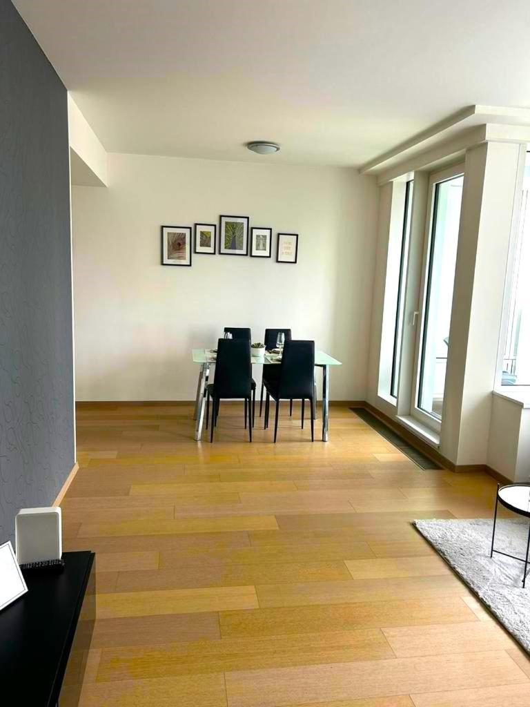 ברטיסלאבה Skau Panorama Family & Business Apartment City View Free Parking מראה חיצוני תמונה